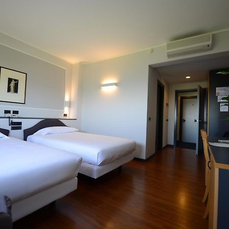 Hotel Mamiani & Relaxing Spa ウルビーノ 部屋 写真