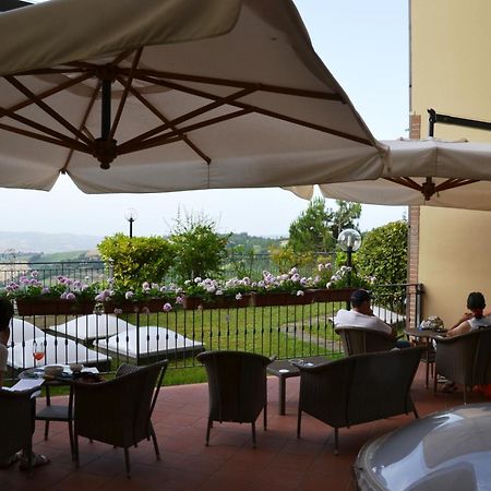 Hotel Mamiani & Relaxing Spa ウルビーノ エクステリア 写真
