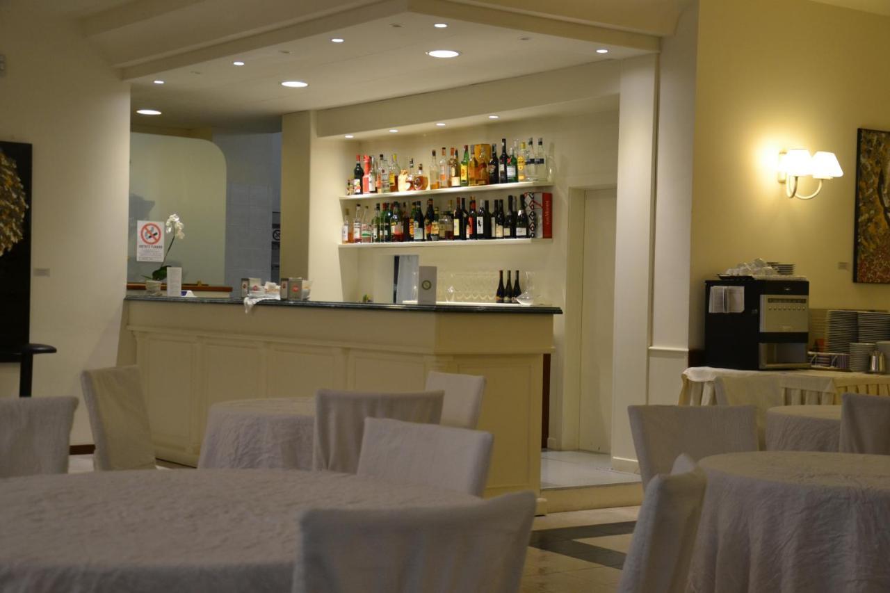 Hotel Mamiani & Relaxing Spa ウルビーノ エクステリア 写真