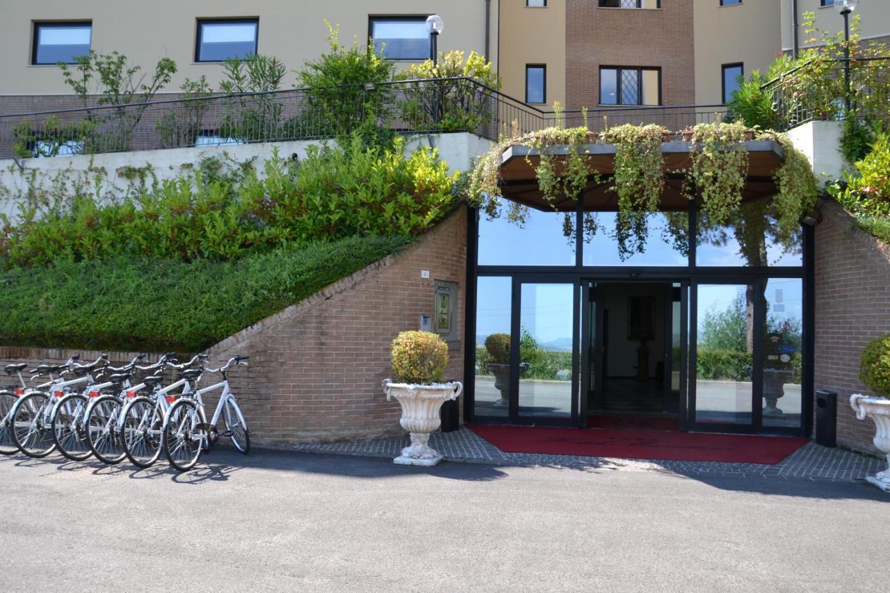 Hotel Mamiani & Relaxing Spa ウルビーノ エクステリア 写真